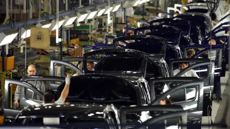 Prime uriașe pentru angajații uzinei Dacia care demisionează pentru a fi înlocuiți de roboți și computere. Banii se dau pe loc!