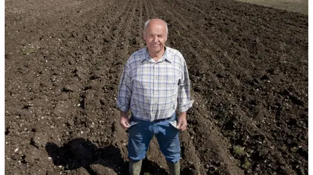 Se taie ajutoarele de la stat. Cine sunt românii săraci grav afectaţi de măsura anunţată de Guvernul Bolojan