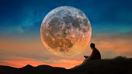 ZODIILE care scapă de STRES sub LUNA plină CĂPȘUNIE din 11 iunie. Universul le oferă o pauză binemeritată!