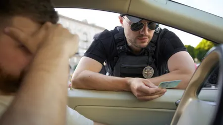Amenzi usturătoare pentru șoferi! Pot fi nevoiți să scoată din buzunar până la 8.000 de euro și riscă să rămână fără permis de conducere 4 ani