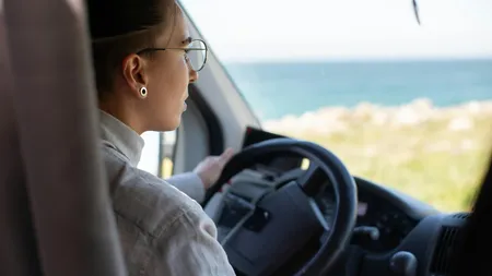 Amenzi URIAȘE pentru șoferii care nu respectă o prevedere legală extrem de importantă. Se poate ajunge la suspendarea permisului!