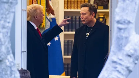 Preţul acţiunilor Tesla, în cădere liberă după izbucnirea conflictului dintre Elon Musk şi Trump. Şeful Space X bate în retragere