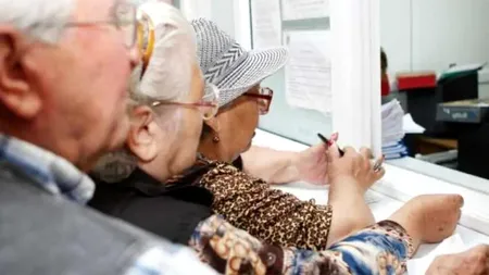 Aproape două milioane de pensionari riscă scăderi de pensii. Ce pierderi pot suferi