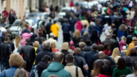 Primul SONDAJ după măsurile de austeritate anunțate de Ilie Bolojan. 44% dintre români o duc mai rău decât în 2024
