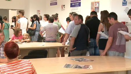 Digitalizarea, pe butuci! Cozi și aglomerație la eliberarea cărţilor de identitate, a picat sistemul în toată ţara. E HAOS la ghișee - VIDEO