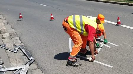 Un marcaj rutier i-a dat peste cap pe şoferi. Cum a apărut şi ce semnificaţie are