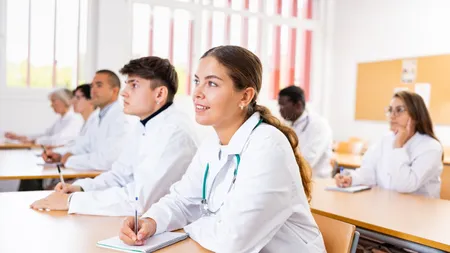 Universitatea de medicină din România care face înscrieri exclusiv online. În 2024, concurența a fost de 5 candidați pe loc