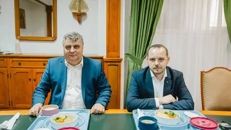Meniu cu file de somon, garnitură de broccoli și baby morcov, pe masa ministrului Sănătății la spitalul din Târgu Mureș. Alexandru Rogobete: Nu mi-a venit să cred că există spitale în România care își tratează pacienții atât de bine