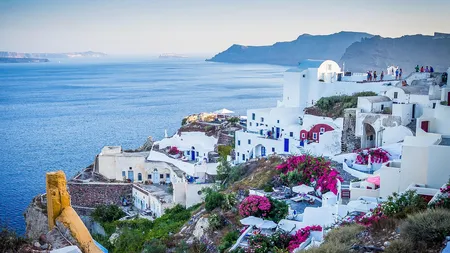 Cât costă o vacanță de șapte zile în Grecia. Câți bani dau românii pe cazare, mâncare și trasport