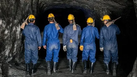 Veste bună de vineri seară, s-au găsit bani de salarii. Leafa va intra pe card abia săptămâna viitoare
