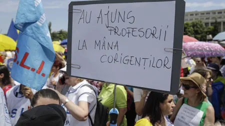 Haos în învăţământ, profesorii continuă protestele şi ameninţă cu boicotarea începutului de an şcolar. Ministrul David, întâlnire de urgenţă cu premierul Bolojan