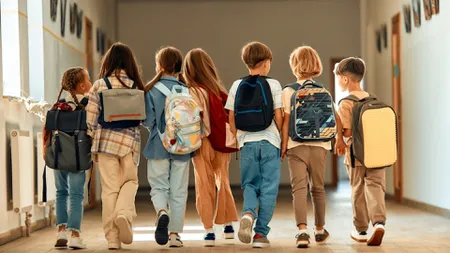 An şcolar 2025-2026. Zile de şoc pentru învăţământ, se comasează şcolile cu elevi puţini, profesorii primesc 4 ore în plus