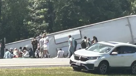 Accident teribil, cinci morţi şi mulţi răniţi după ce un autocar cu turişti s-a răsturnat. S-a făcut apel pentru donare de sânge