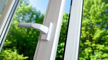 Aerisirea corectă vara: Când și cât timp e indicat să ții geamurile deschise