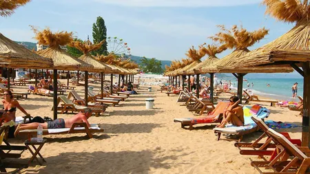 Cum ajung la scandal românii plecați în vacanță pe litoralul bulgăresc. ”Se înghesuiau la masă, se certau pe locuri și își puneau foarte mult în farfurie. Și rămânea foarte mult în farfurie”