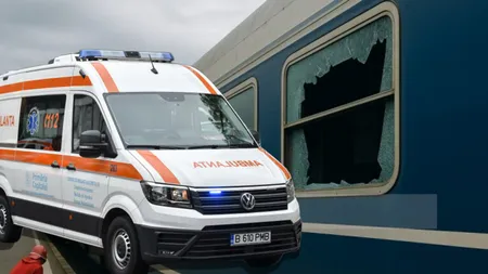 Accident cumplit într-un tren CFR. Două fetițe de 9 și 12 ani au ajuns de urgență la spital după ce un geam a căzut peste ele în vagon