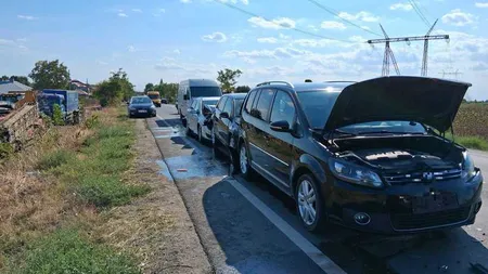 Accident în lanţ pe DN6, pe drumul spre Alexandria. Patru persoane au fost duse la spital