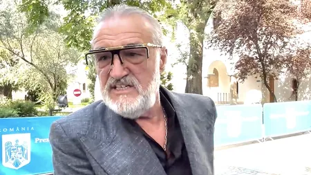 Gigi Becali, omagiu la catafalcul lui Ion Iliescu. 