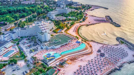 Primăria unei comune din România a cheltuit 30.000 de euro pentru a trimite angajații la ”cursuri de formare” pe litoral, în regim all inclusive. Ce spune primarul: ”Sunt banii mei, nu-i iau de la nimeni”