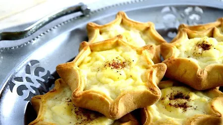 Cum se face Kalitsounia, desertul grecesc care îți lasă gura apă. Trebuie să-l încerci neapărat