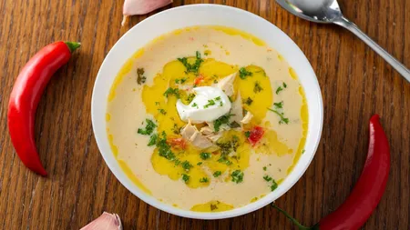 Bucătarii nu vor să știi asta! Secretul pentru ciorba rădăuțeană cremoasă și delicioasă ca la restaurant