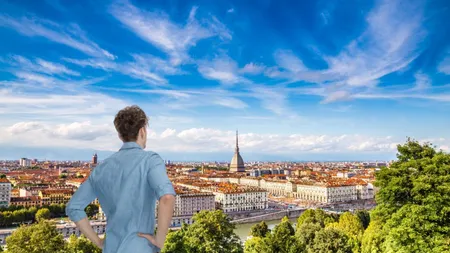 De la nopți dormite în gară la propria afacere: Povestea impresionantă a unui român care a muncit timp de 15 ani în Italia