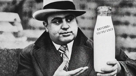 Al Capone, gangsterul preocupat de siguranța alimentară. Lui îi datorăm data de expirare de pe sticlele de lapte