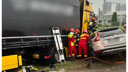 Accident grav în Suceava. O persoană a murit, iar alte trei sunt în stare critică