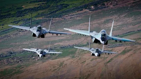 Alertă în NATO. Avioane militare rusești, detectate în apropiere de Danemarca și SUA