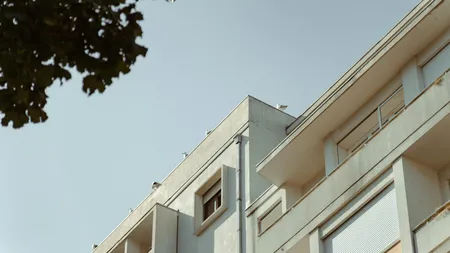 Regulă nouă la vânzarea unui apartament. Amenzi de 50.000 de lei pentru cine nu o respectă!