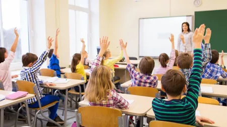 E OFICIAL! Câte ”libere” primesc cadrele didactice care lucrează în weekend sau în zilele de sărbătoare legală