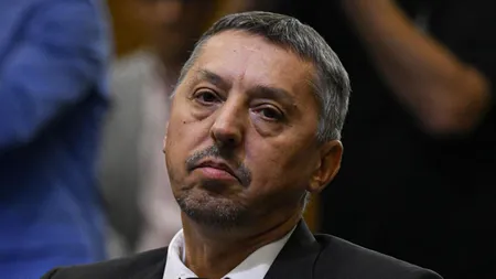 AUR profită de protestul profesorilor şi depune moţiune împotriva ministrului Educaţiei: 