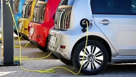 Cum se va calcula impozitul pentru maşini electrice de la 1 ianuarie 2026. Analist fiscal: 