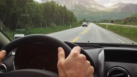 Atenție, șoferi! Permis suspendat și amendă de până la 2.900 de lei dacă poliția vă prinde cu acest dispozitiv în mașină