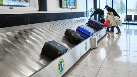 Un tânăr, obligat să plătească de trei ori prețul biletului de avion pentru un bagaj în plus: 