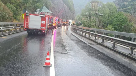 Incendiu la Mănăstirea Cozia Veche. A luat foc acoperişul imobilului unde sunt chiliile
