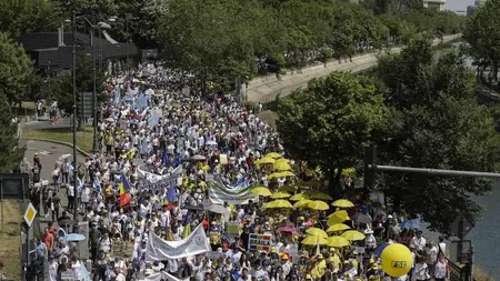 Apocalipsa pensiilor: Profesorii nu renunță la grevă, iar mii de cadre didactice se pensionează – „Va fi deficit uriaș”