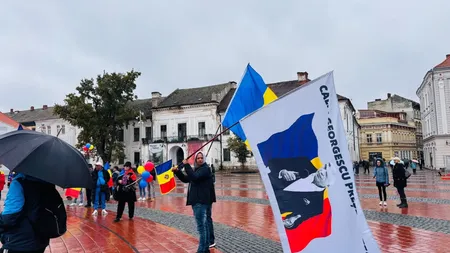 FOTO Protest la Timișoara: Susținătorii lui Călin Georgescu cer „adevărul din 6 decembrie 2024” și strigă „afară, afară cu hoții din țară”