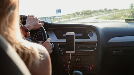UE schimbă regulile pentru permisele auto. Vor putea lua carnet și adolescenții de 17 ani! Ce se va întâmpla, timp de doi ani, cu șoferii începători