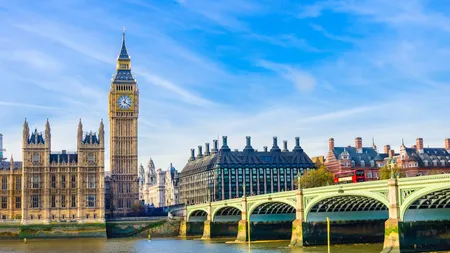 Marile companii din Marea Britanie sunt îngrijorate: Salariul minim se apropie de veniturile de început ale absolvenților