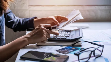 Ghid ZILNIC despre BANII noștri: Facturi la energie în iarna 2025–2026. Cât plătești de fapt și ce trucuri legale te ajută să reduci costul