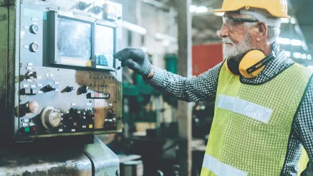 DOCUMENT cumul pensie-salariu: Seniorii care doresc să-şi continue munca primesc doar 15% din pensie, până la 70 de ani