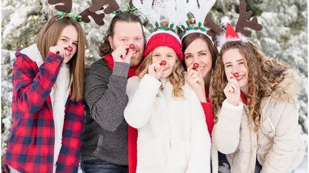 Sezonul ședințelor foto de Crăciun a început. Românii se înghesuie pentru a obține fotografia perfectă de pus în brad