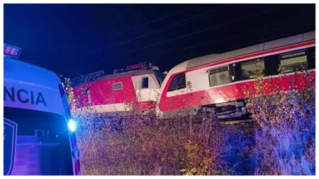 Accident feroviar grav în Slovacia. Mai multe persoane au fost rănite după ce două trenuri s-au ciocnit