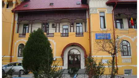 Liceu din București, evacuat de urgență din cauza mirosului de gaze