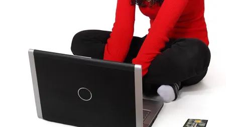 ANSVSA, avertisment pentru românii care cumpără online prăjituri și cozonaci de sărbători: ”Pot provoca toxiinfecții alimentare grave”