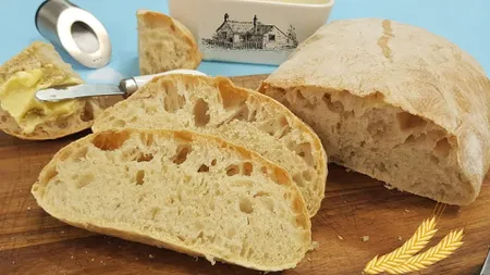 Pâine de casă fără frământare. Rețeta este foarte simplă și o poate pregăti oricine, fără experiență în bucătărie