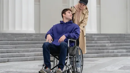 Poate fi cumulată pensia de handicap cu alte venituri? Ce spune legea și când se pierde acest sprijin