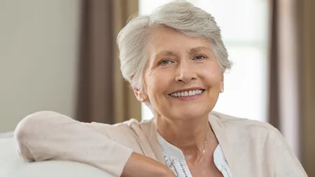 Pensiile femeilor din 2026: Calendarul lunar detaliat și ghid pas cu pas pentru a depune cererea