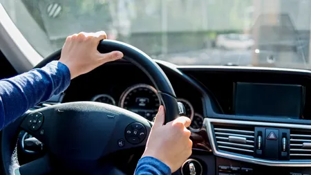 Șoferii ar putea fi scutiți de proba teoretică pentru obținerea permisului auto. Care sunt criteriile și în ce condiții se aplică